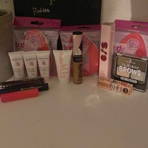 Makeup bundle for @wellsroxie1963